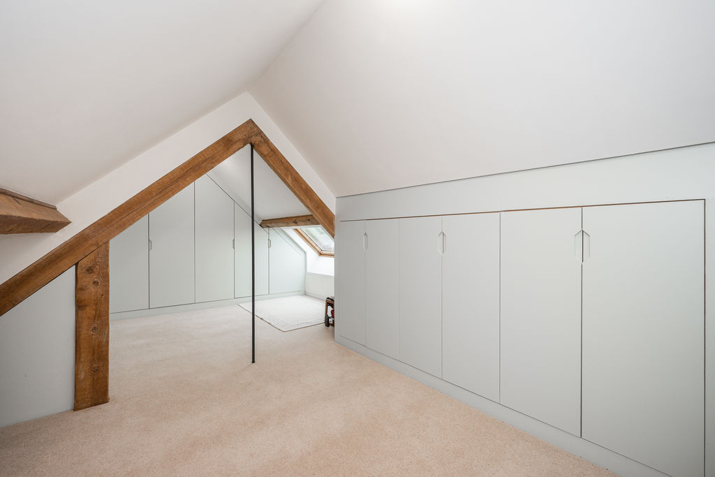 Loft dressing room- click for photo gallery